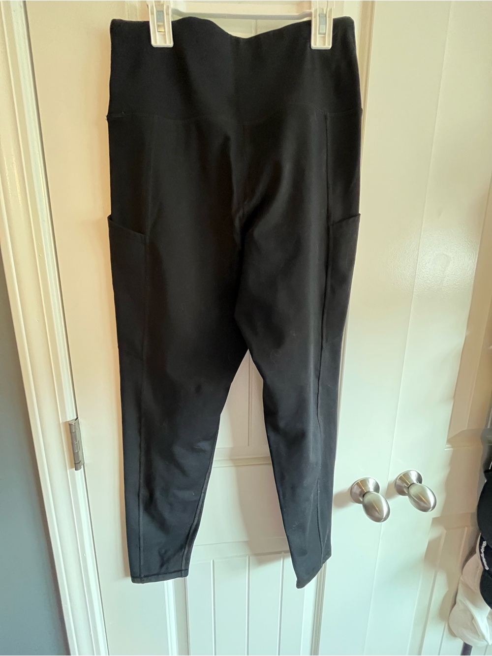 American Eagle Outfitters Black High-Rise Leggings with Pockets
